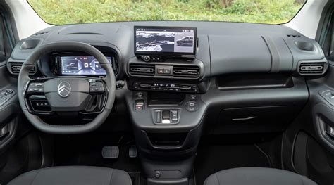 Interni della plancia del Citroën Berlingo