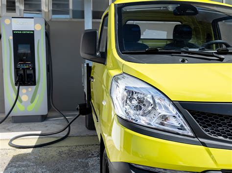 Infografica sulla gestione energetica e le modalità di ricarica del Piaggio Porter NPE