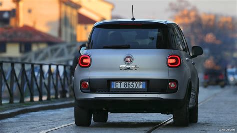 Fiat 500L Beats Edition in strada