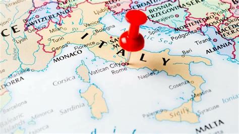 Mappa dell'Italia con marcatori che indicano la localizzazione di concessionarie che offrono Fiat Doblò