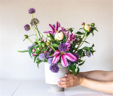 Vaso con fiori freschi