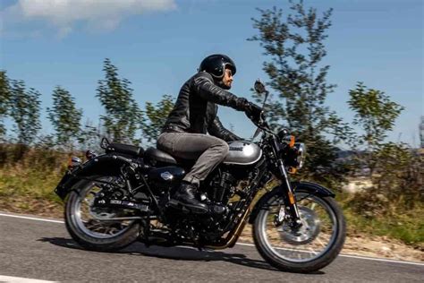 Scheda tecnica Benelli Imperiale 400