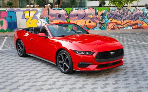 Ford Mustang Cabrio parcheggiata