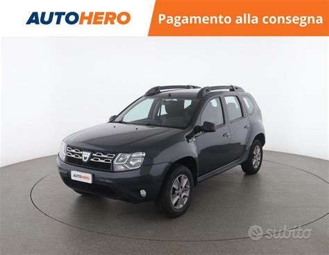 Dacia Duster usata parcheggiata in un'area espositiva