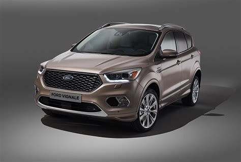 Dettaglio della griglia esagonale Ford Kuga Vignale