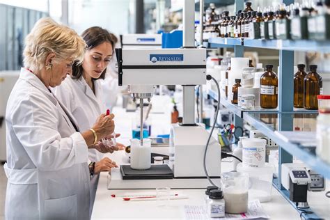 Laboratorio di ricerca e sviluppo chimico