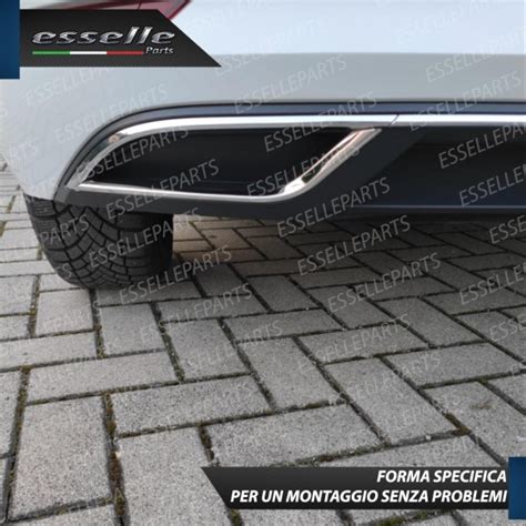 Dettaglio del terminale di scarico installato sul paraurti posteriore
