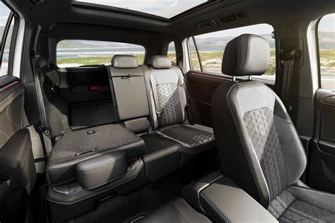 Interni Volkswagen Tiguan Allspace configurazione sette posti