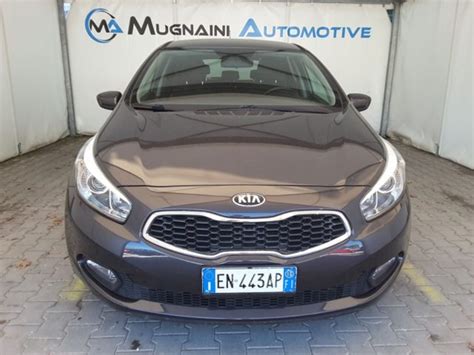Interni Kia Cee'd 5 porte