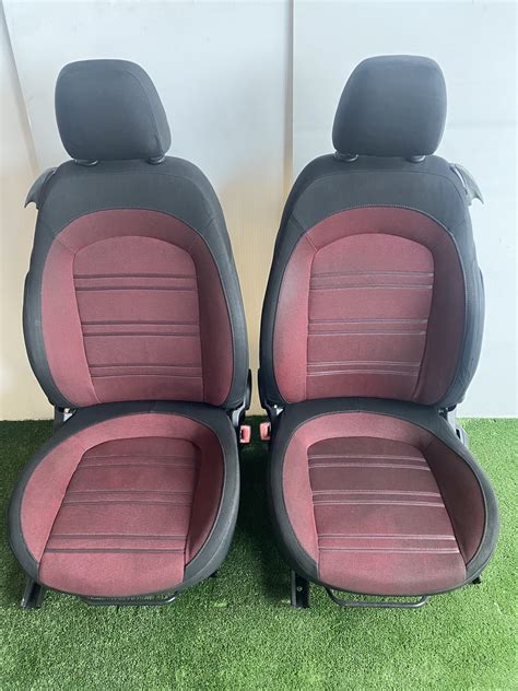 Interno Fiat Grande Punto Sport con sedili contenitivi