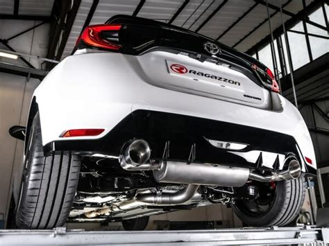 Toyota Yaris con impianto di scarico sportivo