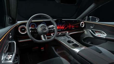 Interni Mercedes-Benz GLC: quadro strumenti digitale