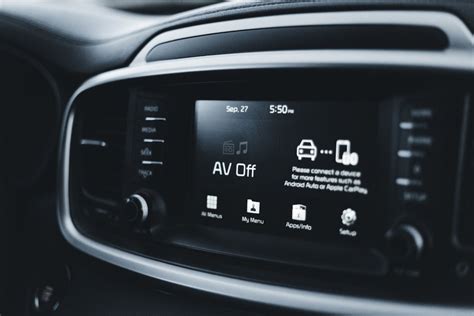 Schema di connessione Bluetooth tra smartphone e sistema infotainment auto