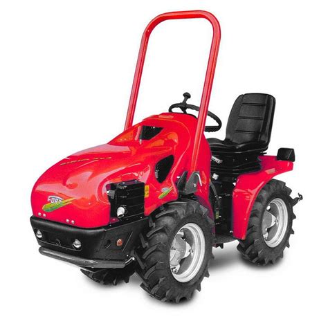 Mini trattore Sirio 4x4 in vigneto