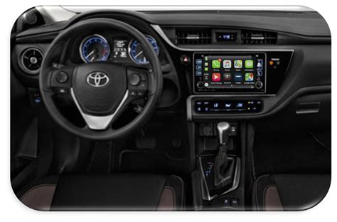 Interni Toyota Auris Style con display infotainment