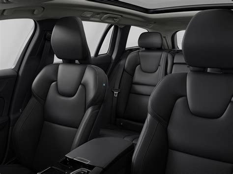 Interni lussuosi della Volvo V60 Plug-in Hybrid