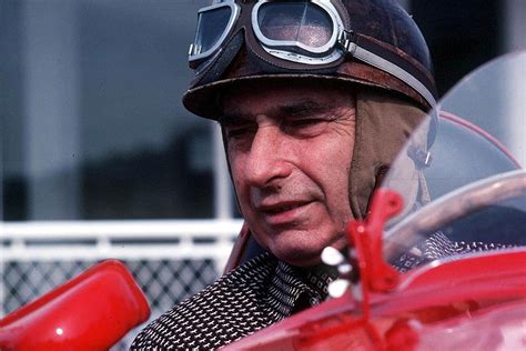 Juan Manuel Fangio alla guida