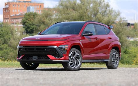 Hyundai Kona 2024 vista laterale