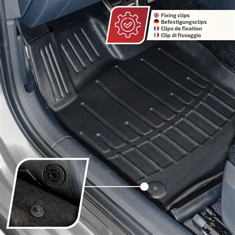 Interni auto con tappetini in gomma