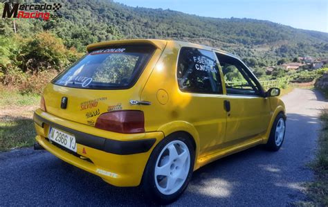 Interni della Peugeot 106 GTI