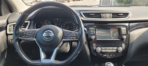 Dettaglio tecnologico del cruscotto Nissan Qashqai