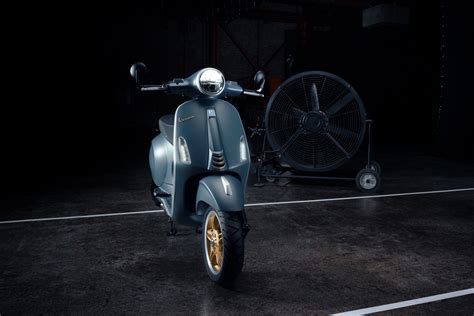 Vespa Primavera con livrea