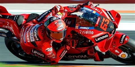 Jorge Martín in azione durante una gara MotoGP