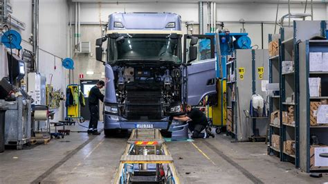Officina camion Mercedes-Benz