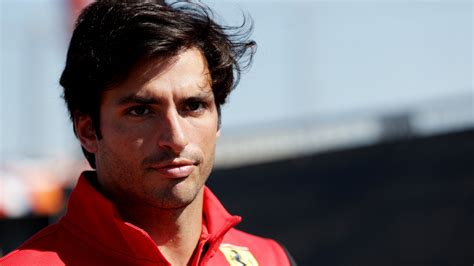 Carlos Sainz Jr. in monoposto Ferrari