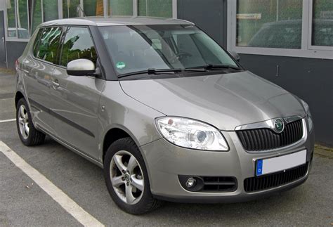 Skoda Fabia II esterni