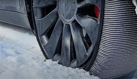 Calze da neve montate su un pneumatico