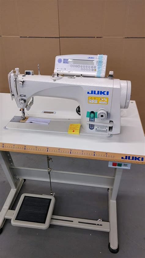 Macchina da cucire industriale Juki