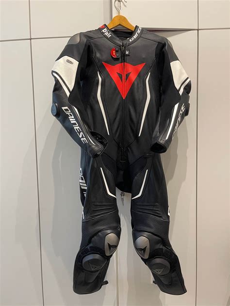 Schema di una tuta con airbag D-air® Racing