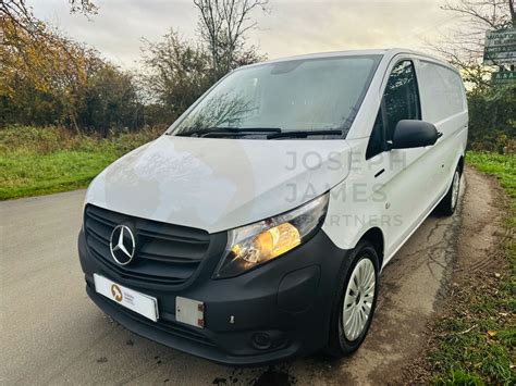 Mercedes-Benz Vito in azione con accessori