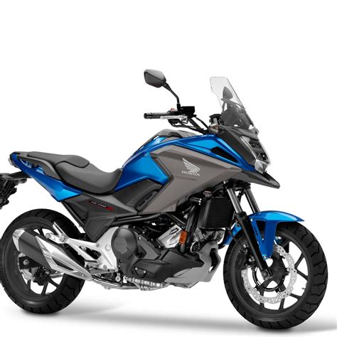 Motocicletta Honda NC 750 X su strada