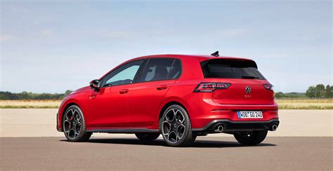Vista laterale Volkswagen Golf GTI con molle sportive