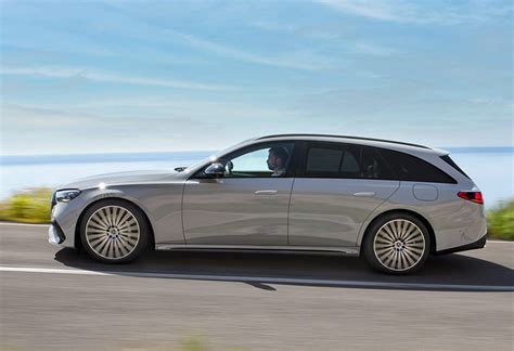 Mercedes Classe E Break su strada