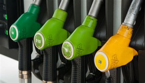 Pompa di benzina con indicazione degli ottani