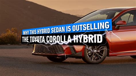 Toyota Corolla Hybrid in primo piano con design dinamico