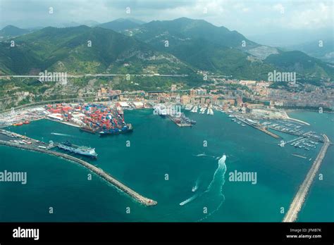 Vista aerea di Salerno