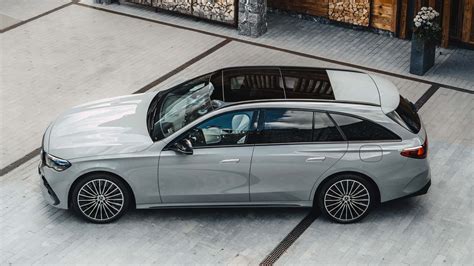 Mercedes-Benz C Estate 2023 vista laterale