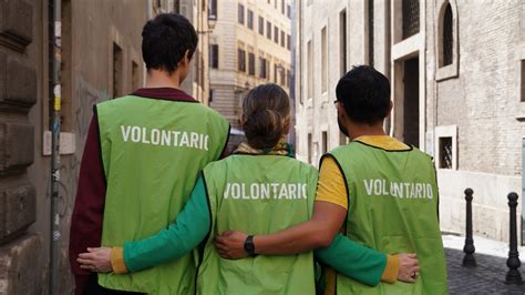 Foto di volontari della Blessed to Serve Foundation durante un evento comunitario