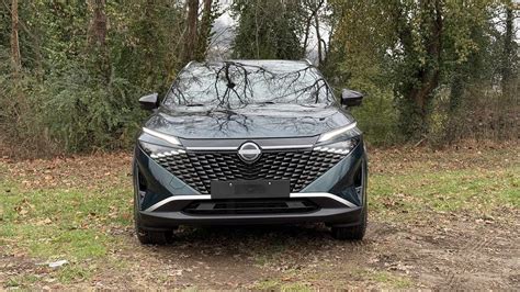 Nissan Qashqai in un paesaggio molisano