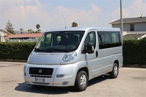 Varietà di minivan a 9 posti