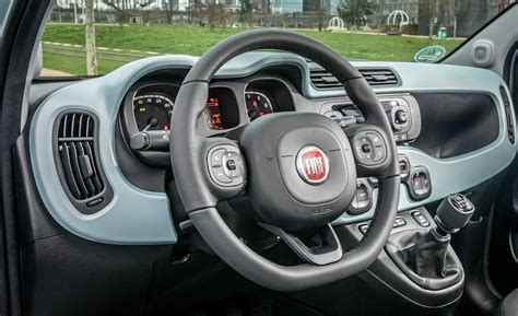 Interni della Fiat Panda Hybrid Easy