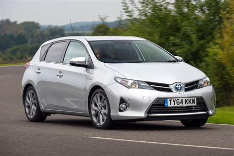 Toyota Auris Hybrid side view