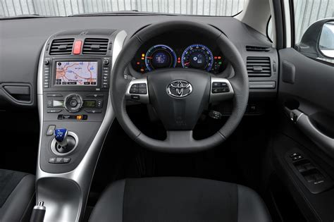 Toyota Auris Hybrid interior dashboard