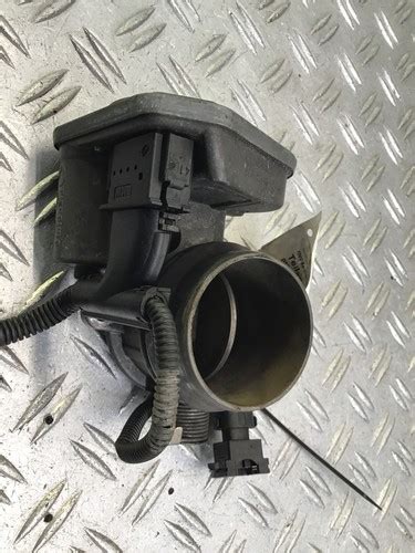 Farfalla di un coupé serie 1 con centrale parzialmente ridotto