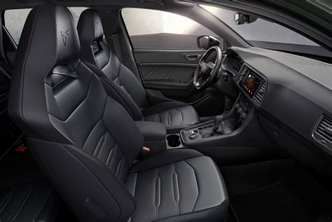 Interni Cupra Ateca sedili sportivi Alcantara