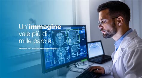 Centro assistenza specializzato con strumenti di diagnostica elettronica